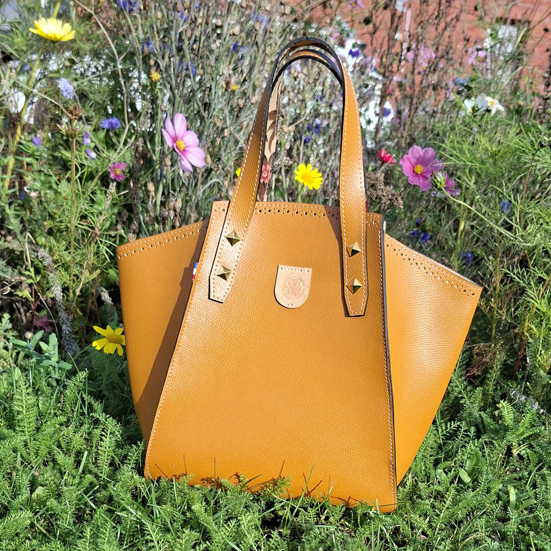 Sac Cabas Seau Chocolate New York Jaune Moutarde - Neuf Avec étiquettes, En Simili Cuir, Dimensions 15x12x10 Cm